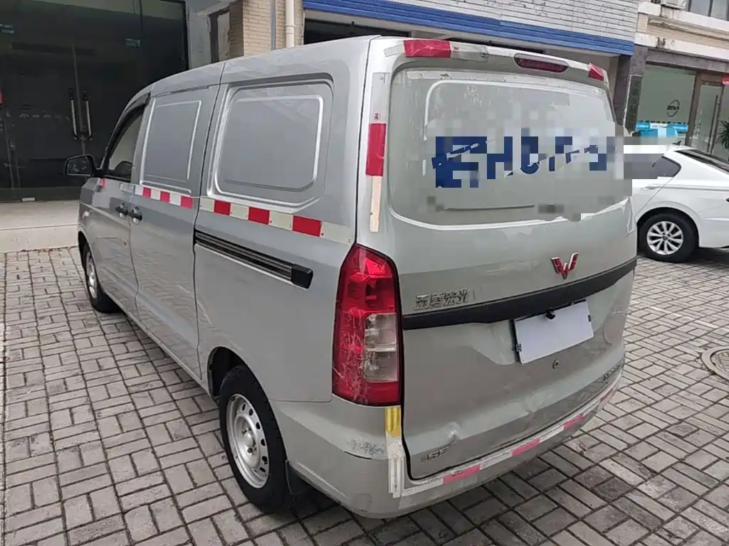 Wuling Hongguang V 2020 — фото 5