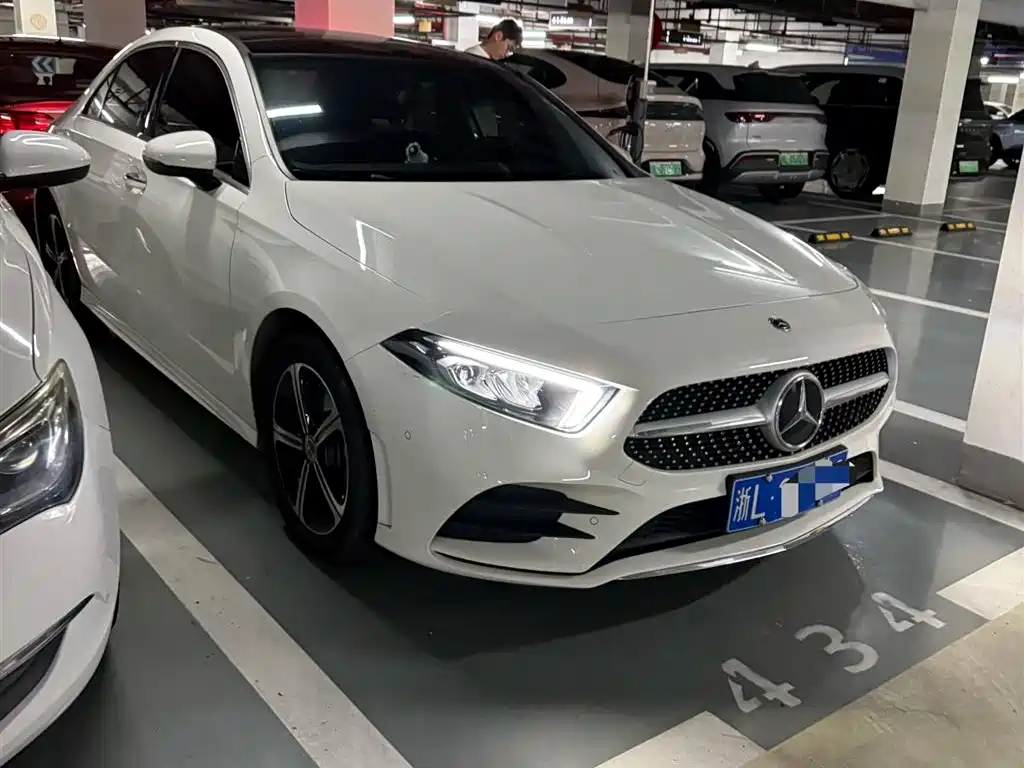 Mercedes-Benz A-Class 2022 — фото 3