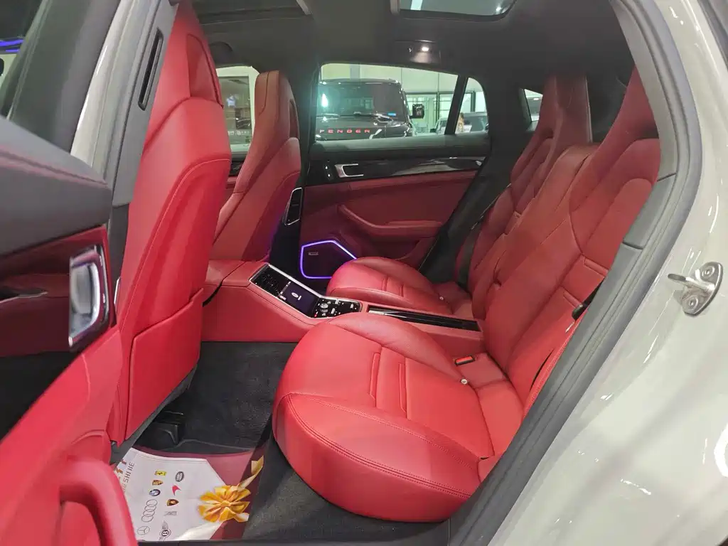 Porsche Panamera 2023
