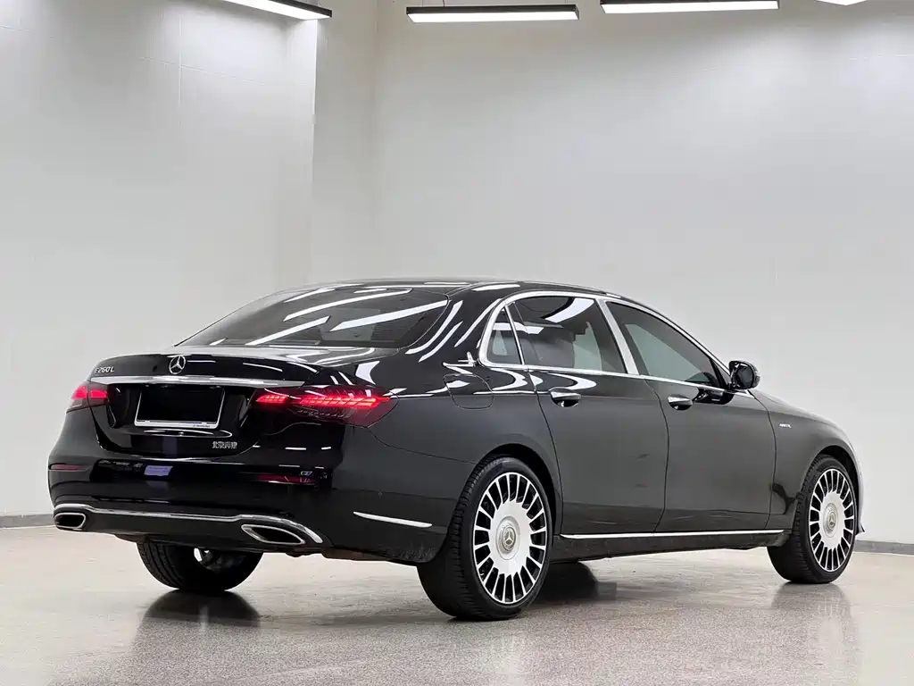 Mercedes-Benz E-Class 2021 — фото 14