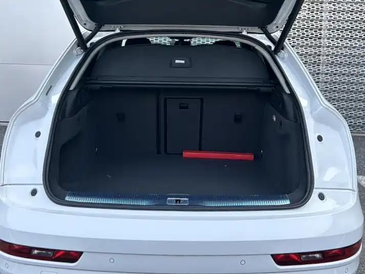 Audi Q3 2018 — фото 14