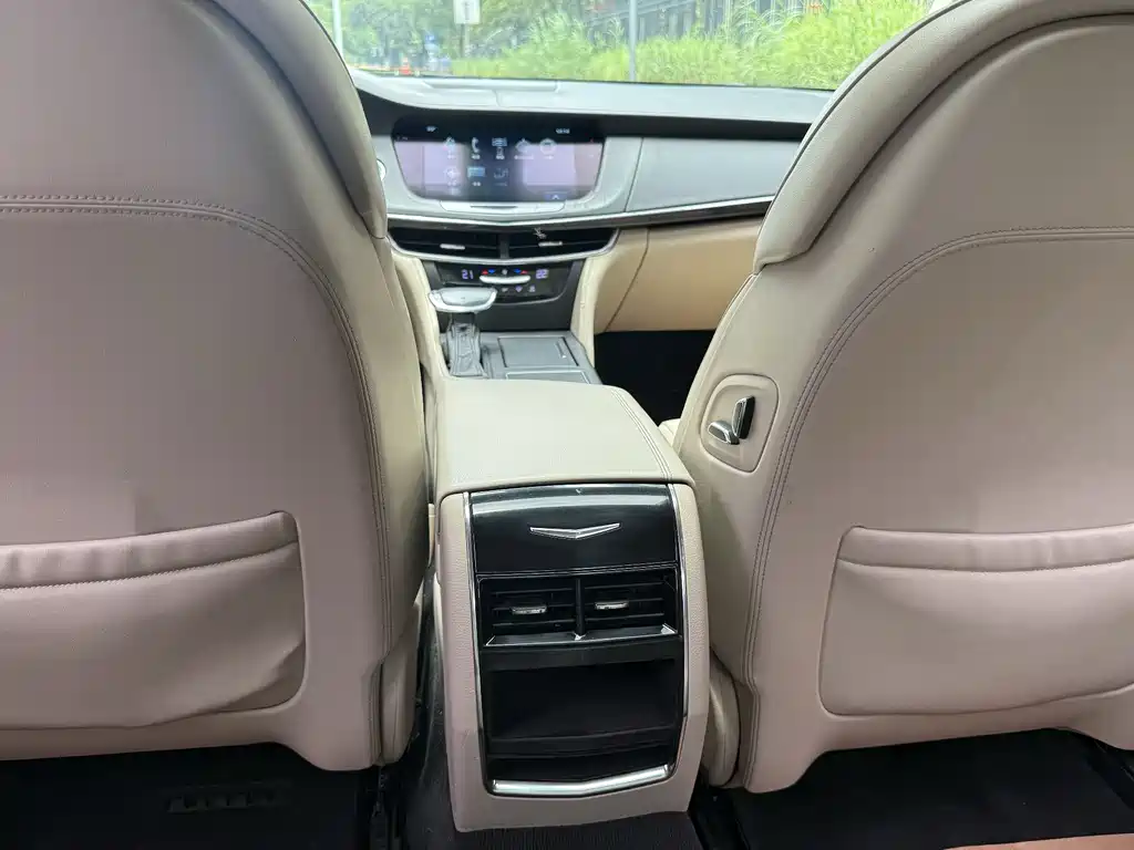 Cadillac CT6 2018 — фото 16