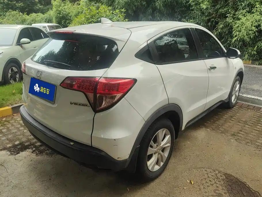 Honda Vezel 2016
