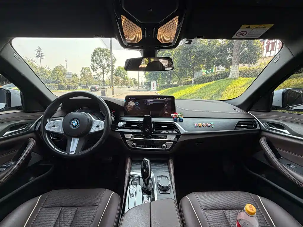 BMW 5 Series New Energy 2023 — фото 13