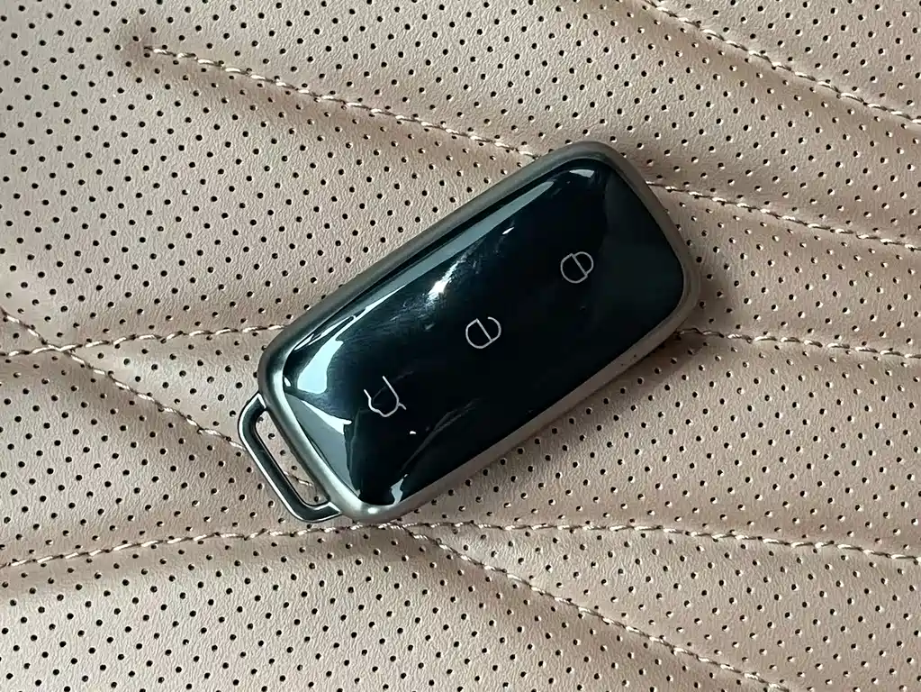 Geely Galaxy L6 2025 — фото 17