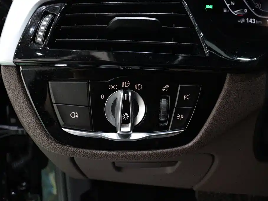 BMW 5 Series New Energy 2022 — фото 18