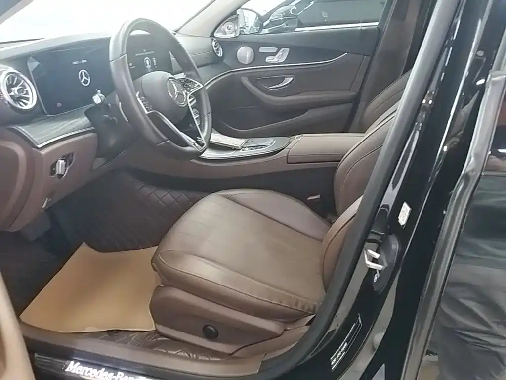 Mercedes-Benz E-Class 2022 — фото 15
