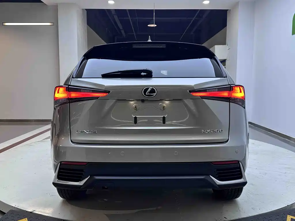 Lexus NX 2020