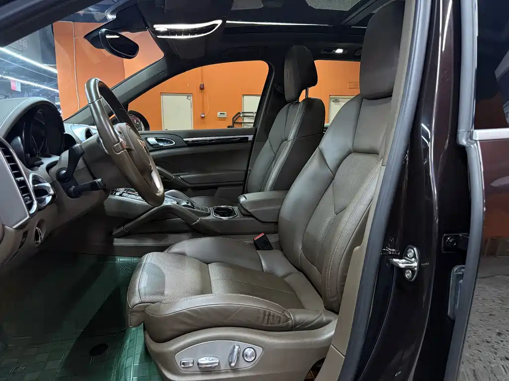 Porsche Cayenne 2014