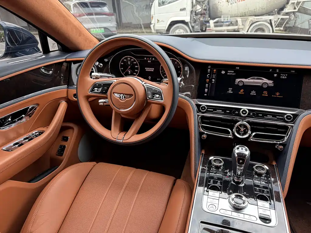 Bentley Flying Spur 2021 — фото 20