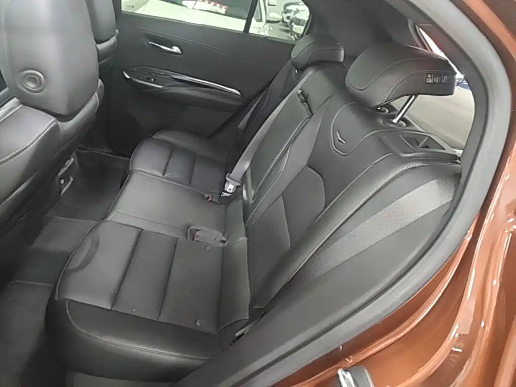 Cadillac XT4 2020 — фото 17