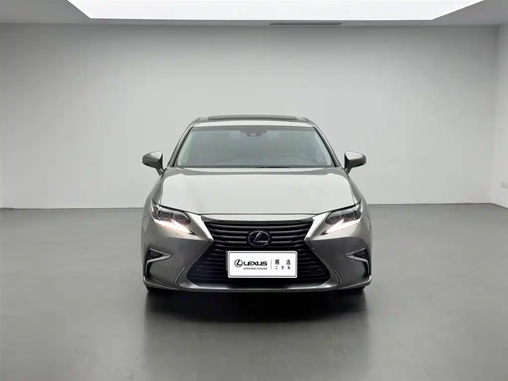 Lexus ES 2018 — фото 2