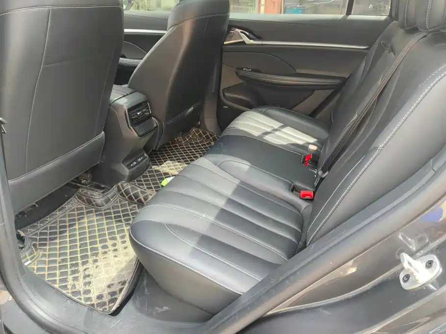 Roewe RX5 eMAX 2022 — фото 11