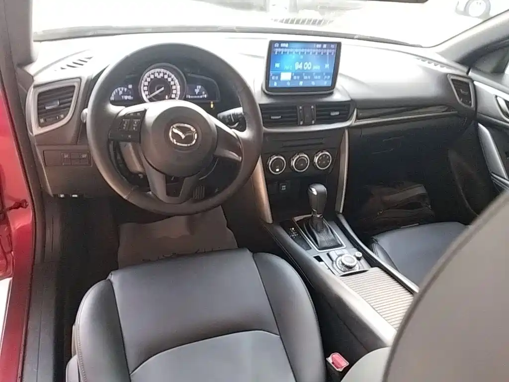 Mazda CX-4 2017 — фото 10