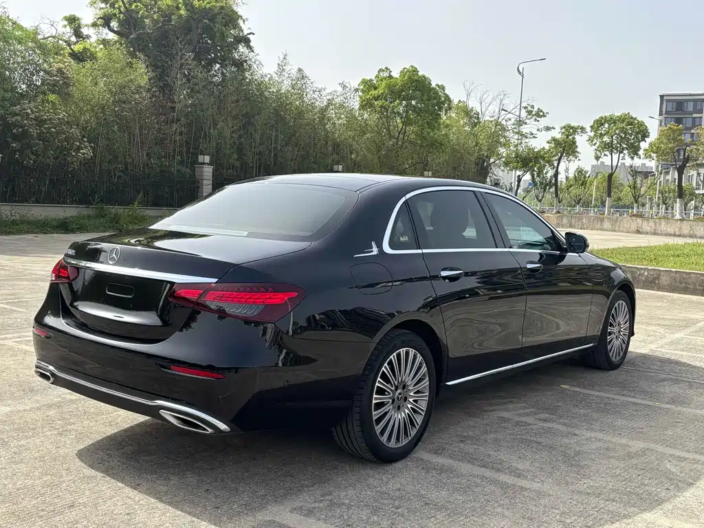 Mercedes-Benz E-Class 2022