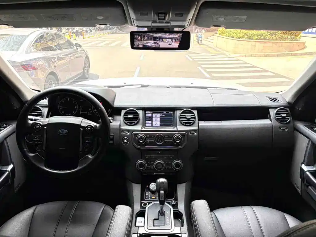 Land Rover Discovery 2012