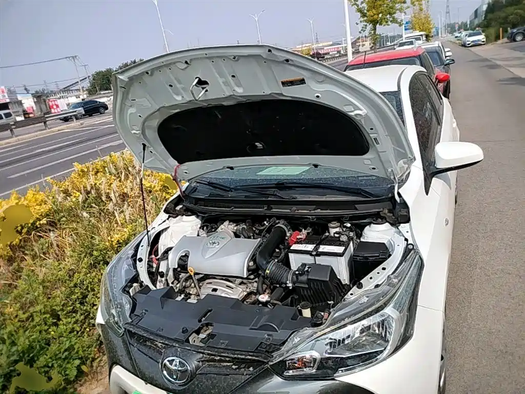 Toyota Yaris L 2020 — фото 20