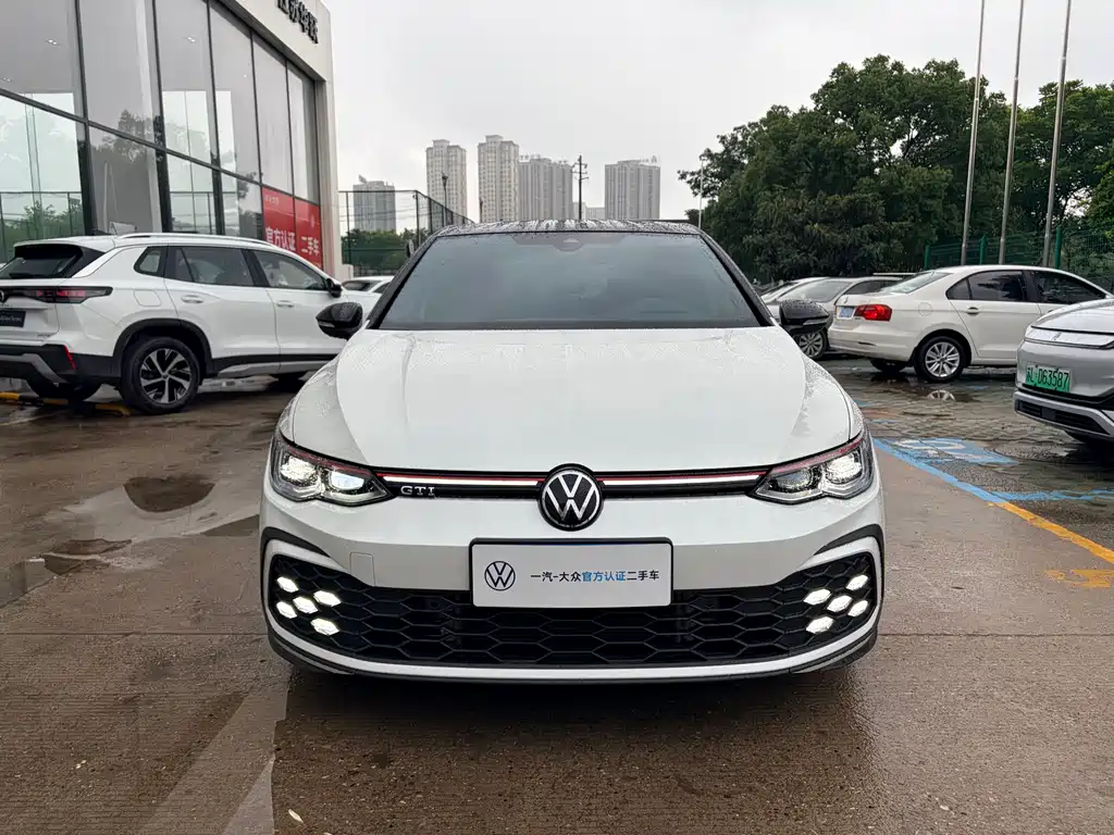 Volkswagen Golf GTI 2024