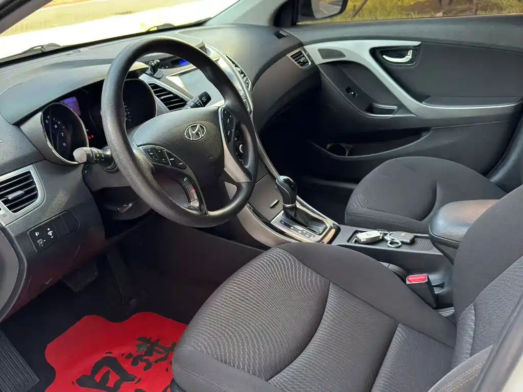 Hyundai Elantra 2015