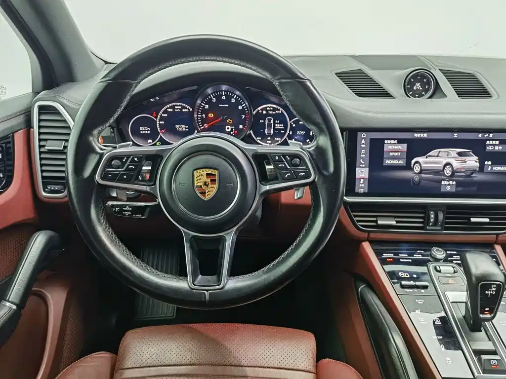 Porsche Cayenne 2019 — фото 11