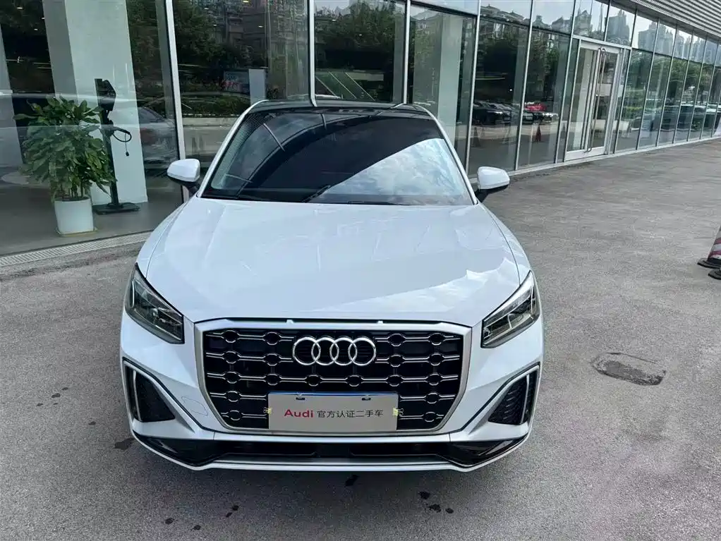 Audi Q2L 2024