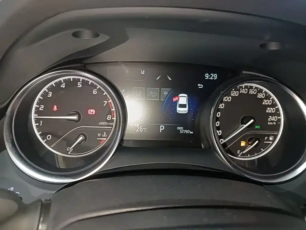 Toyota Camry 2021 — фото 12