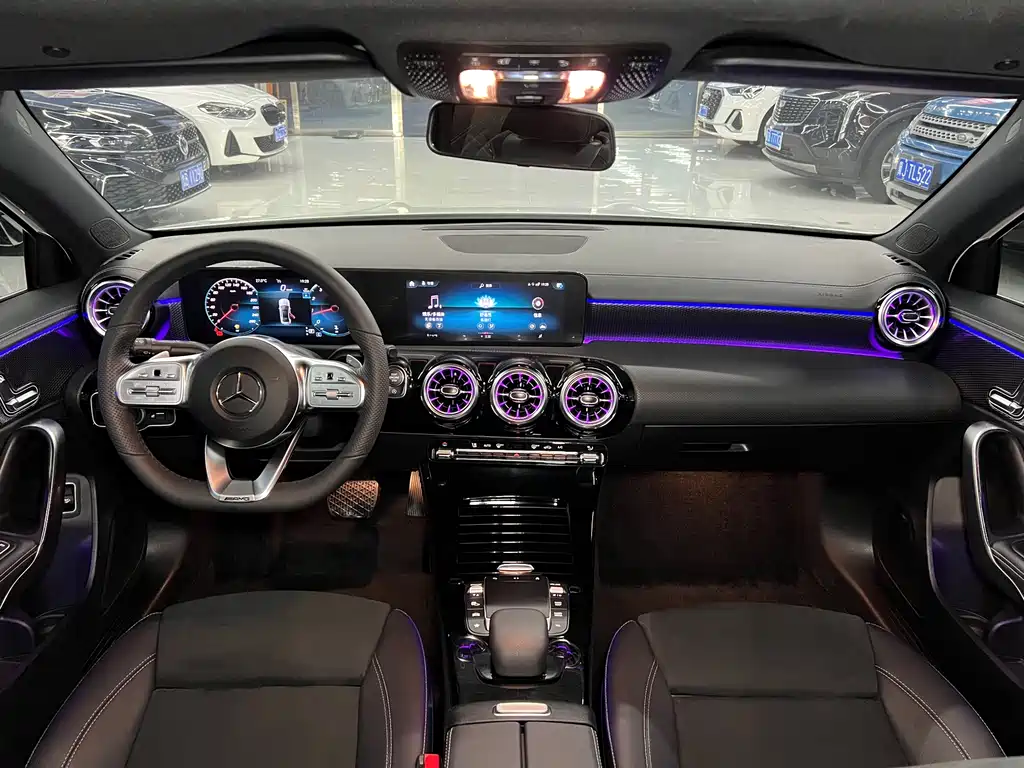 Mercedes-Benz A-Class 2023 — фото 8