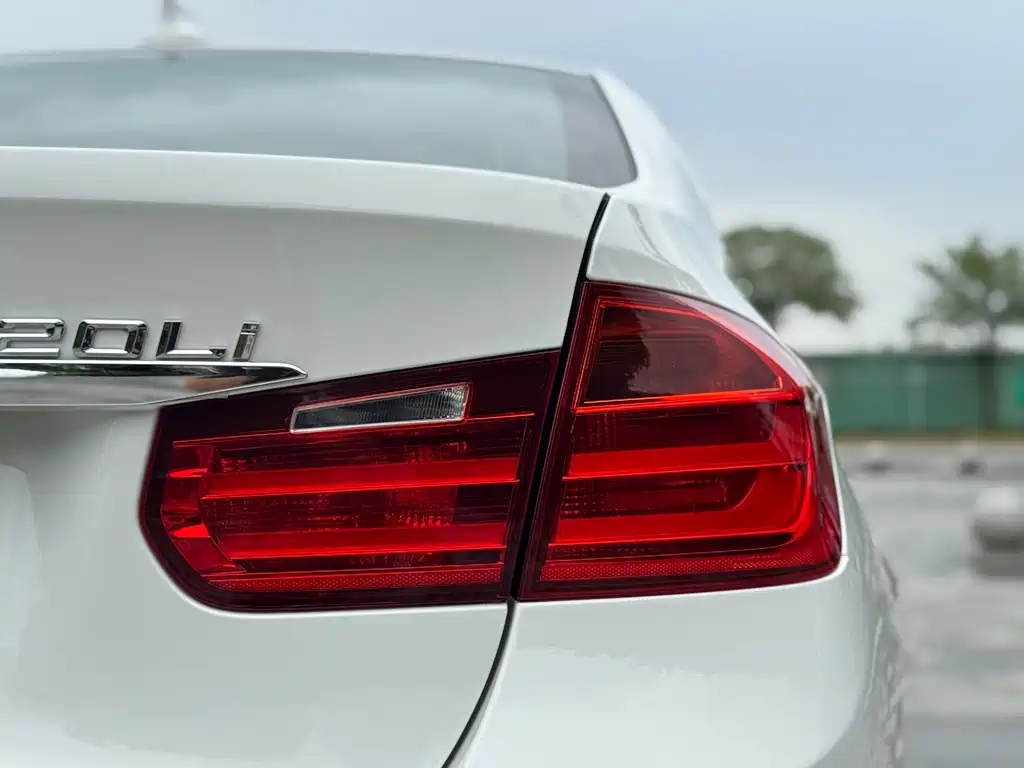 BMW 3 Series 2015 — фото 22