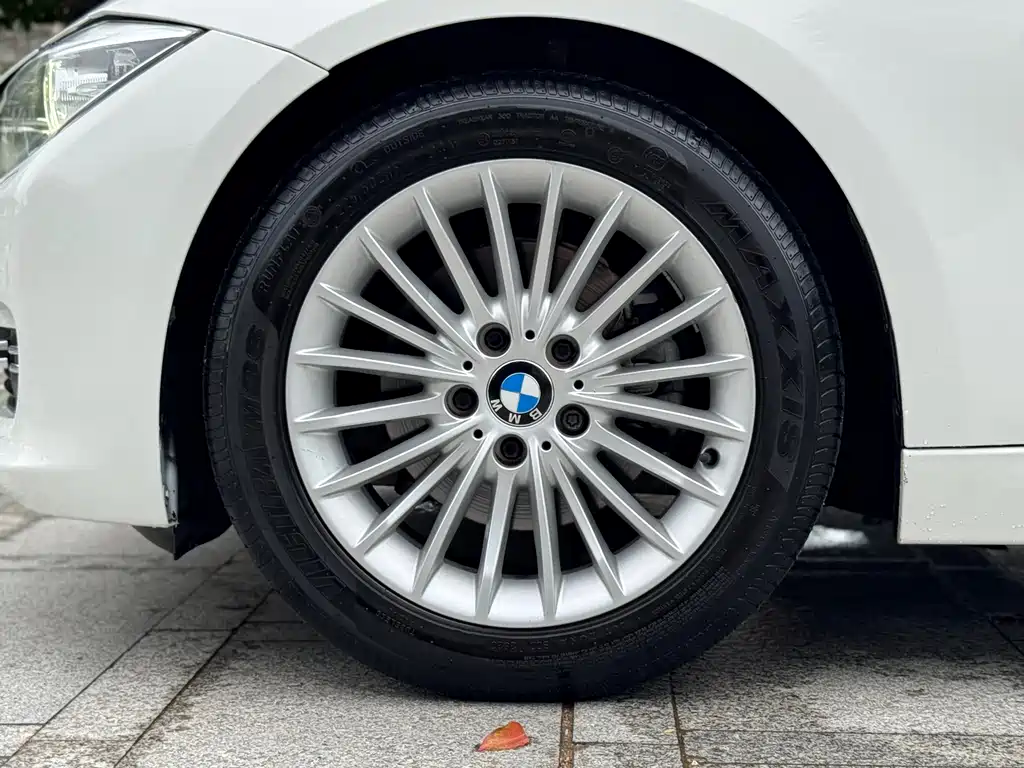 BMW 3 Series 2015 — фото 24