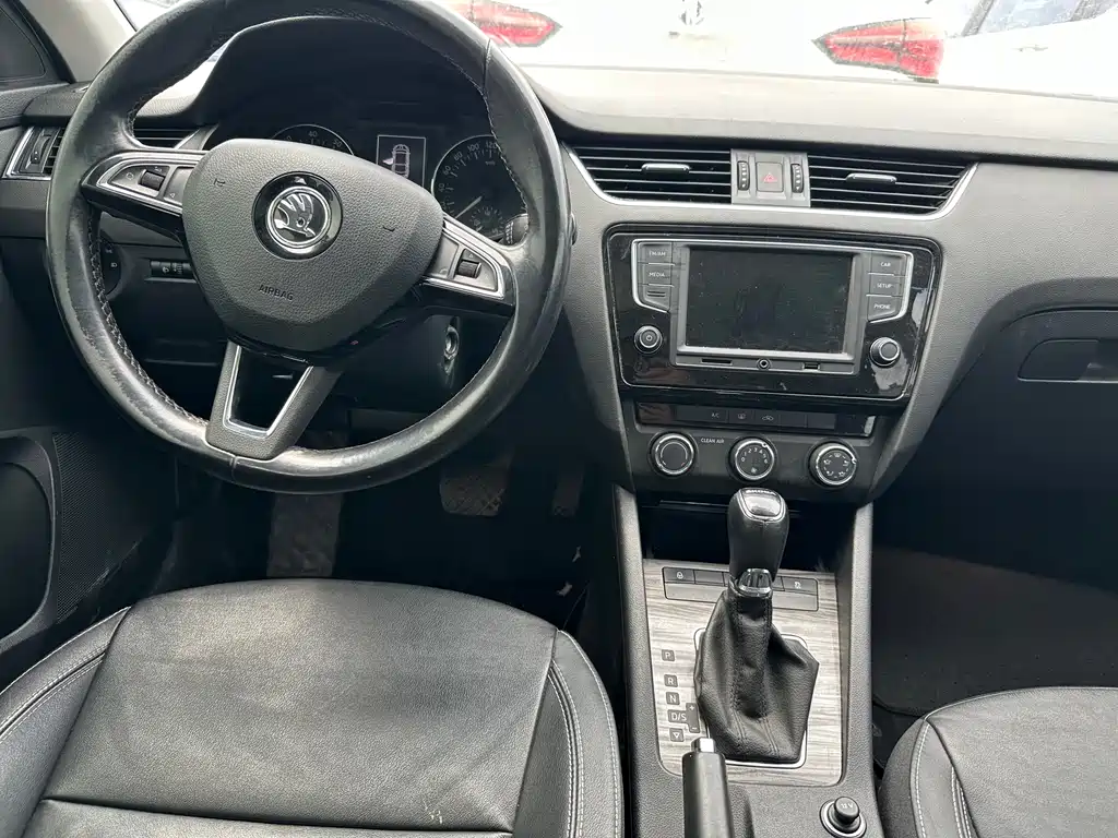 Skoda Octavia 2016 — фото 6
