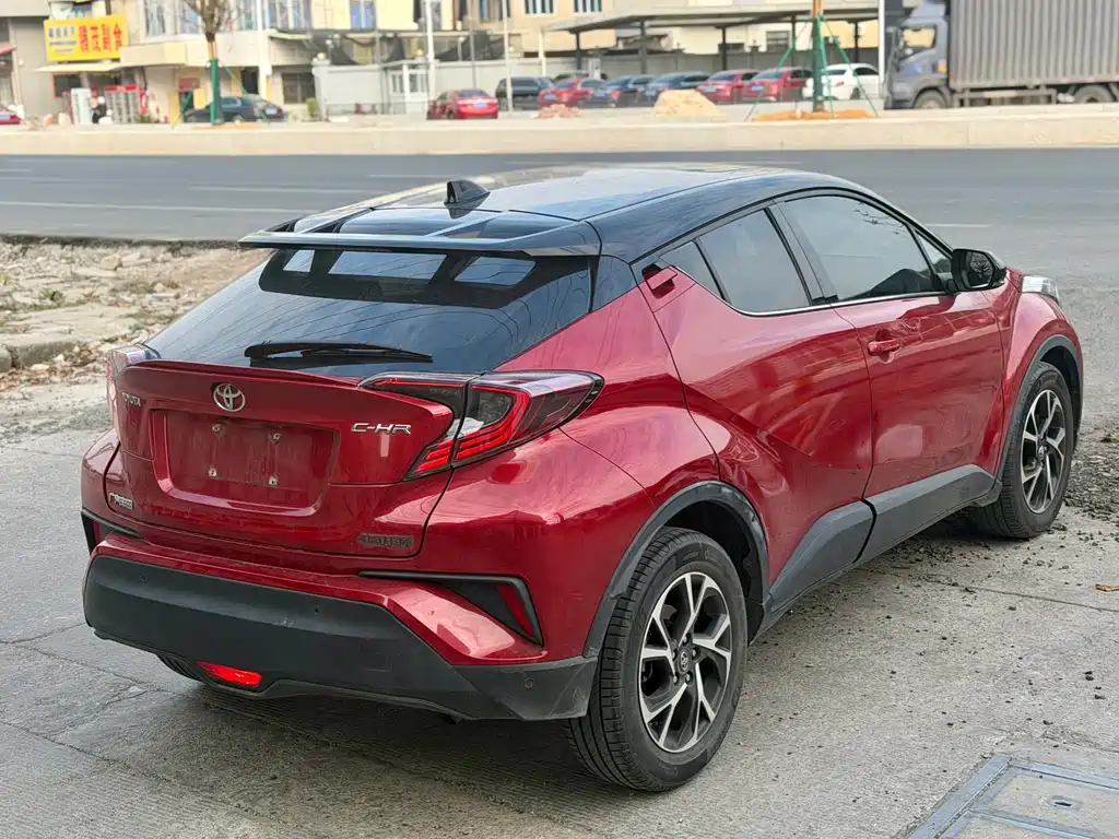 Toyota C-HR 2020 — фото 17