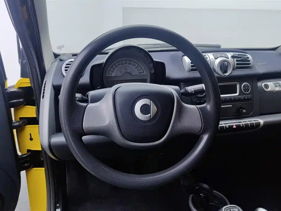 smart Fortwo 2015 — фото 15