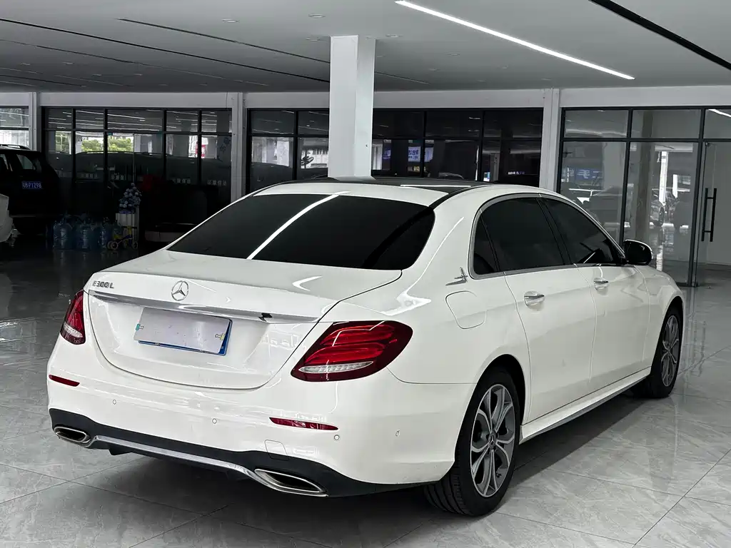 Mercedes-Benz E-Class 2020 — фото 4