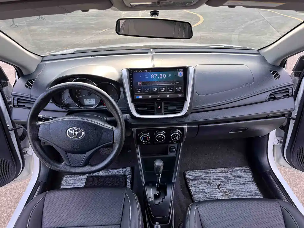 Toyota Yaris L 2020 — фото 12