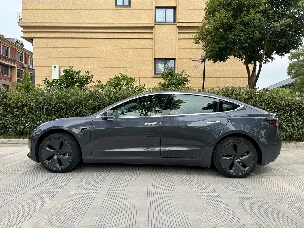 Tesla Model 3 2020 — фото 13