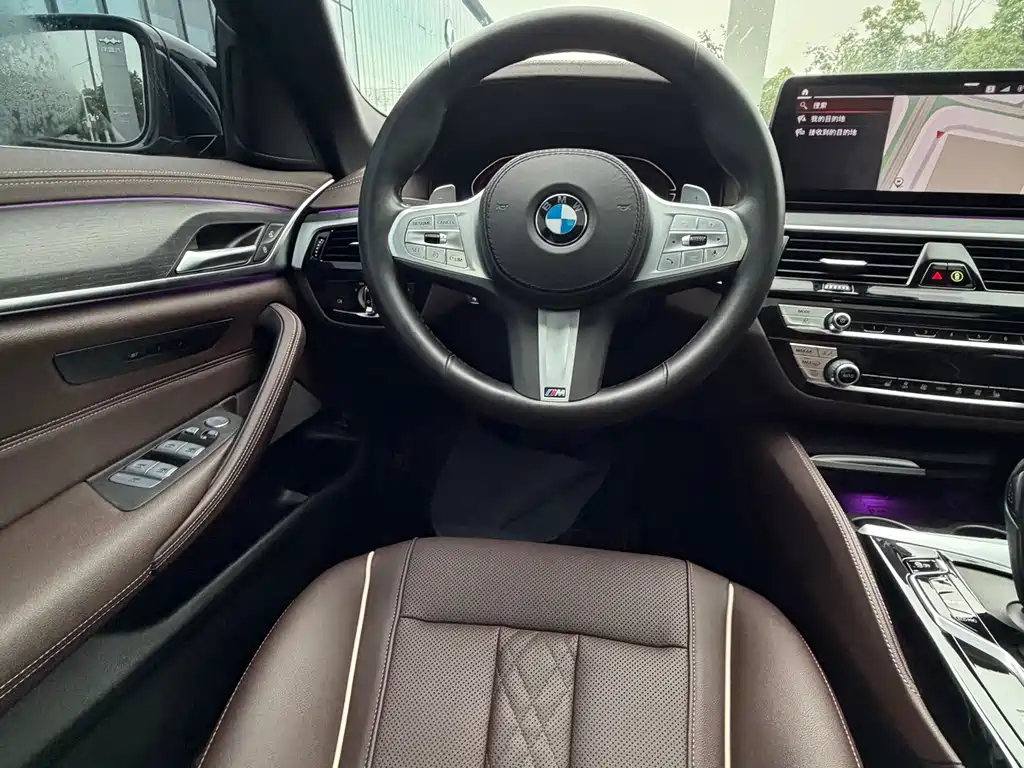 BMW 5 Series 2023 — фото 10