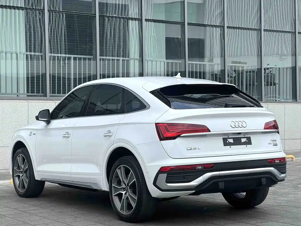 Audi Q5L Sportback 2022 — фото 9