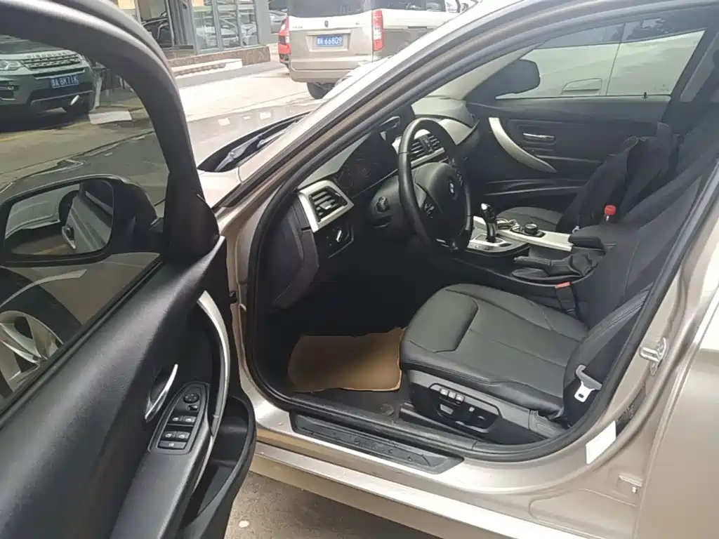 BMW 3 Series 2015 — фото 16