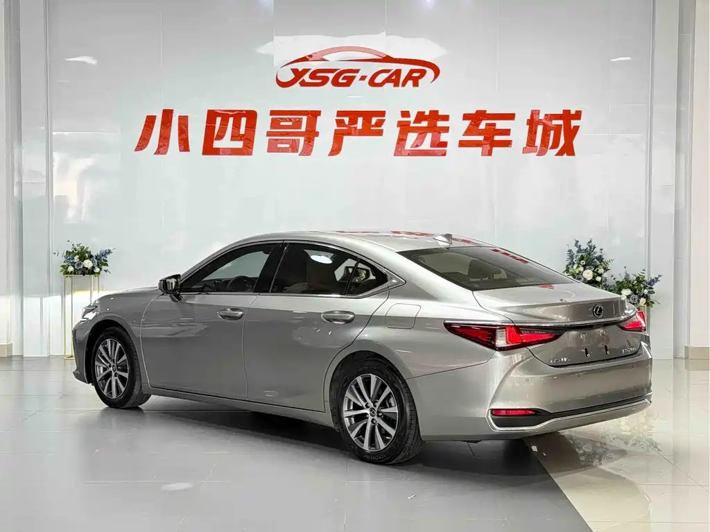 Lexus ES 2018