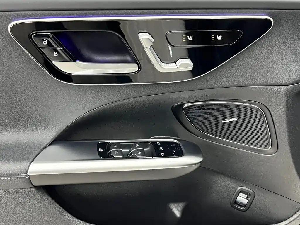 Mercedes-Benz C-Class 2025 — фото 19