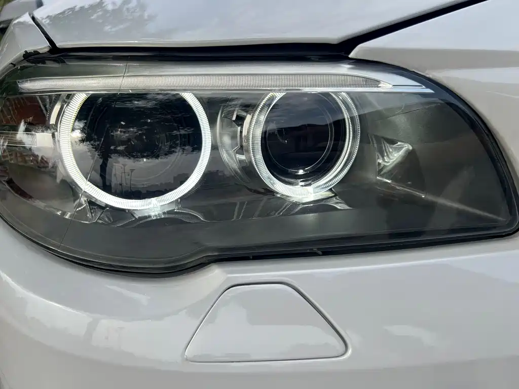 BMW 5 Series 2015 — фото 16