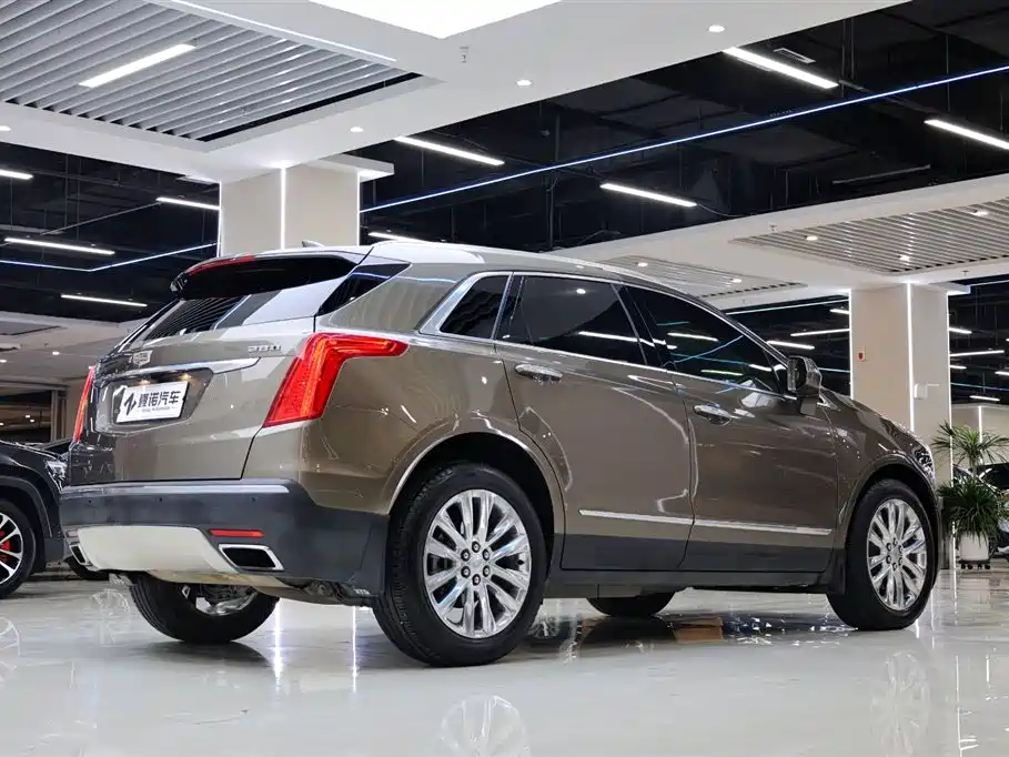 Cadillac XT5 2017 — фото 14