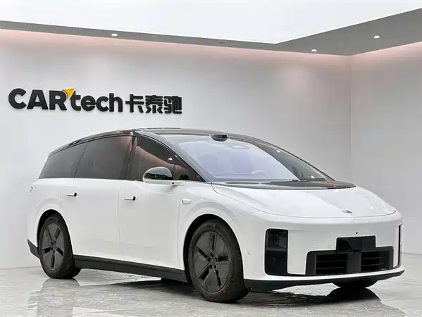 Li Auto i8 2025