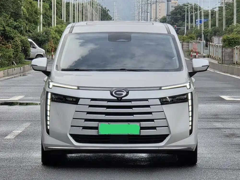 GAC Motor E8 PHEV 2023 — фото 2