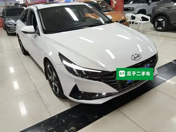 Hyundai Elantra 2022