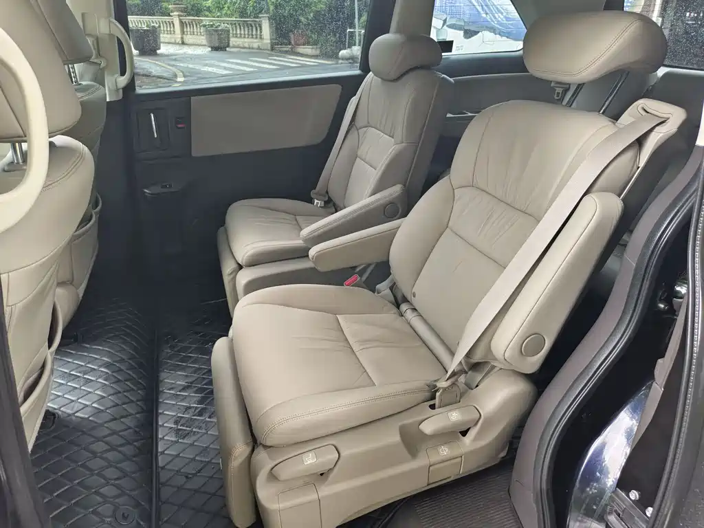 Honda Odyssey 2017 — фото 18