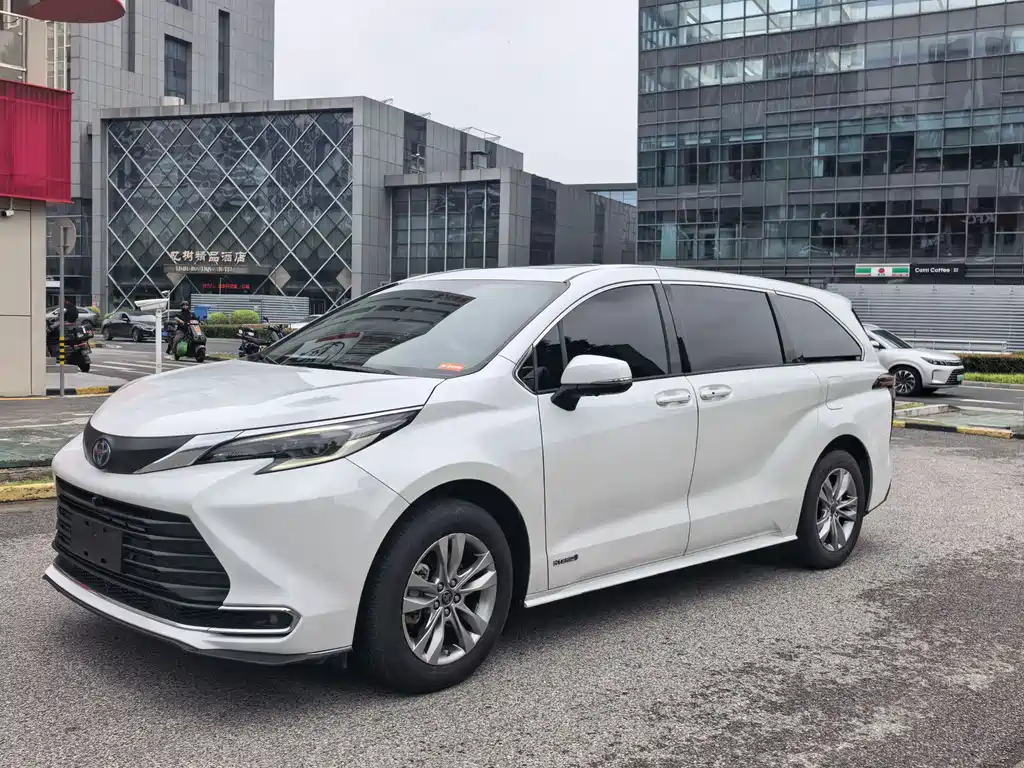 Toyota Sienna 2023