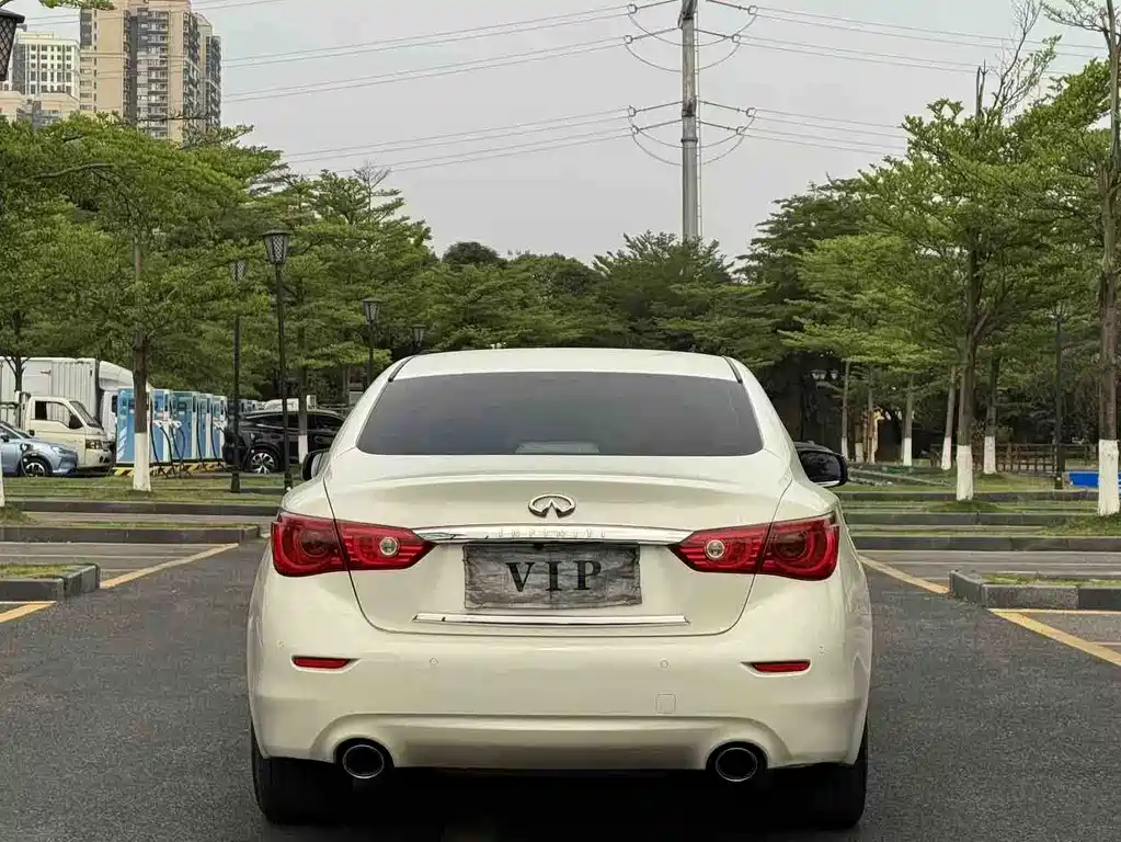 Infiniti Q50L 2015 — фото 9