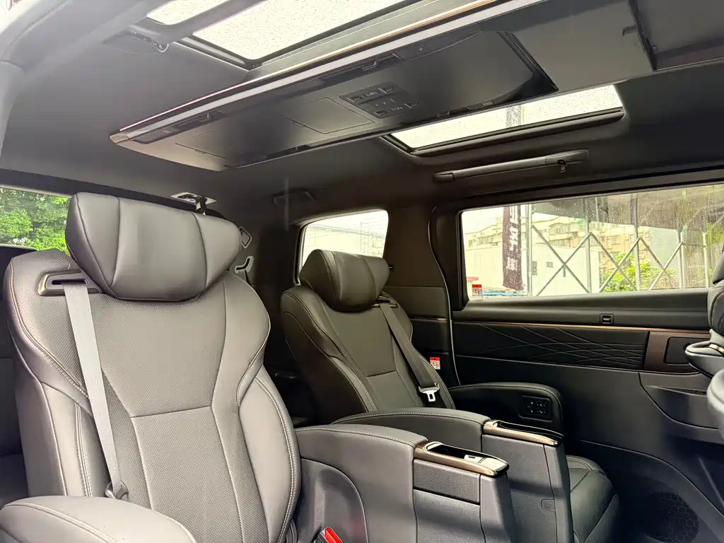 Toyota Alphard 2026 — фото 12