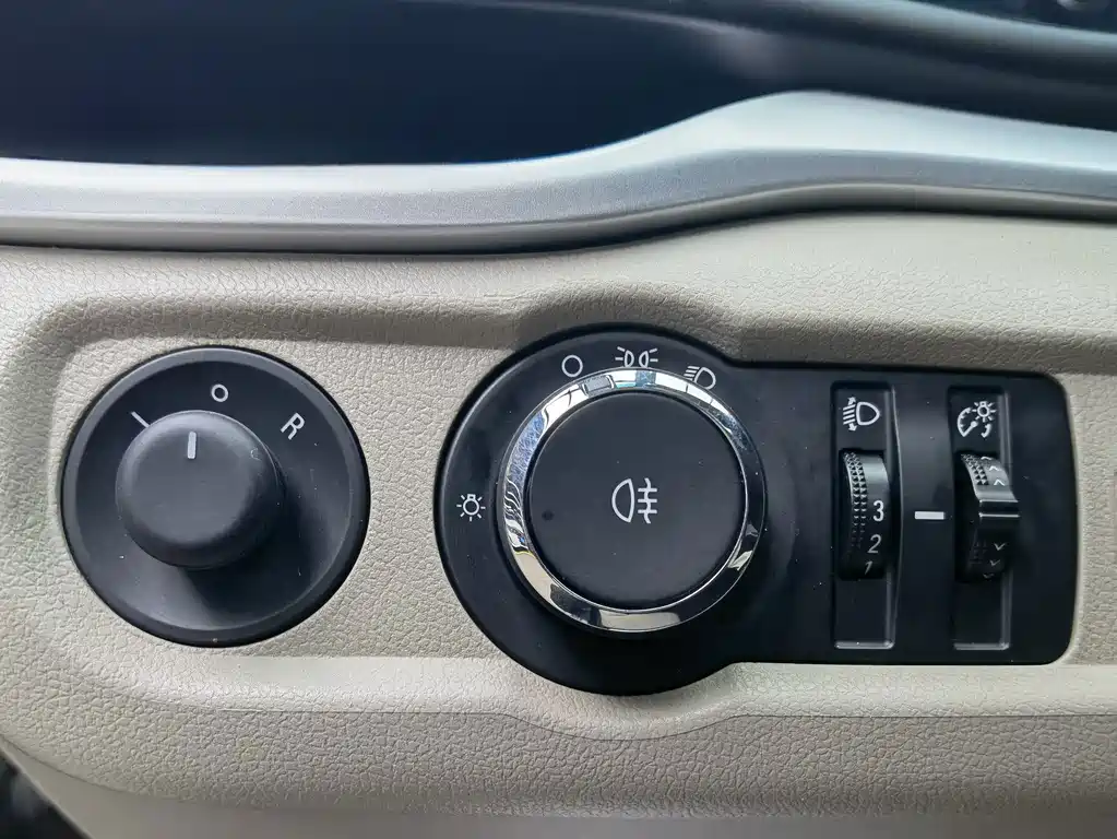 Buick Excelle 2017 — фото 13